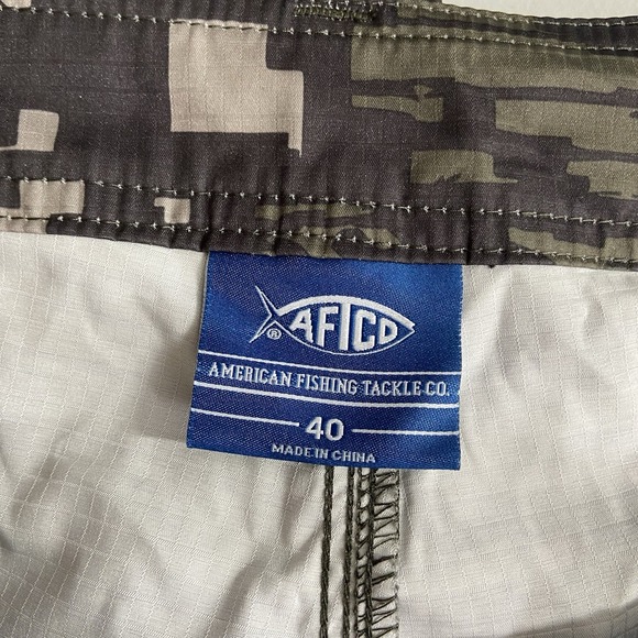 AFTCO Shorts mens 40x10 Board Hybrid Swim Cargo Pockets Digital Camo AOP Fishing - Picture 9 of 13